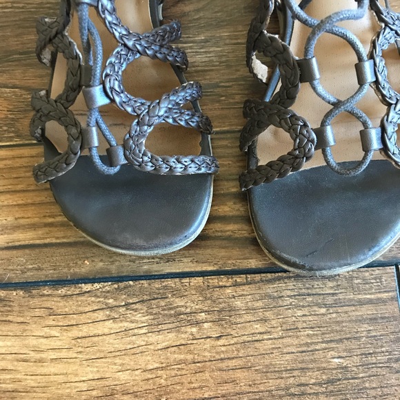 Girls Size 1 Dark Brown Sandals - Picture 2 of 3
